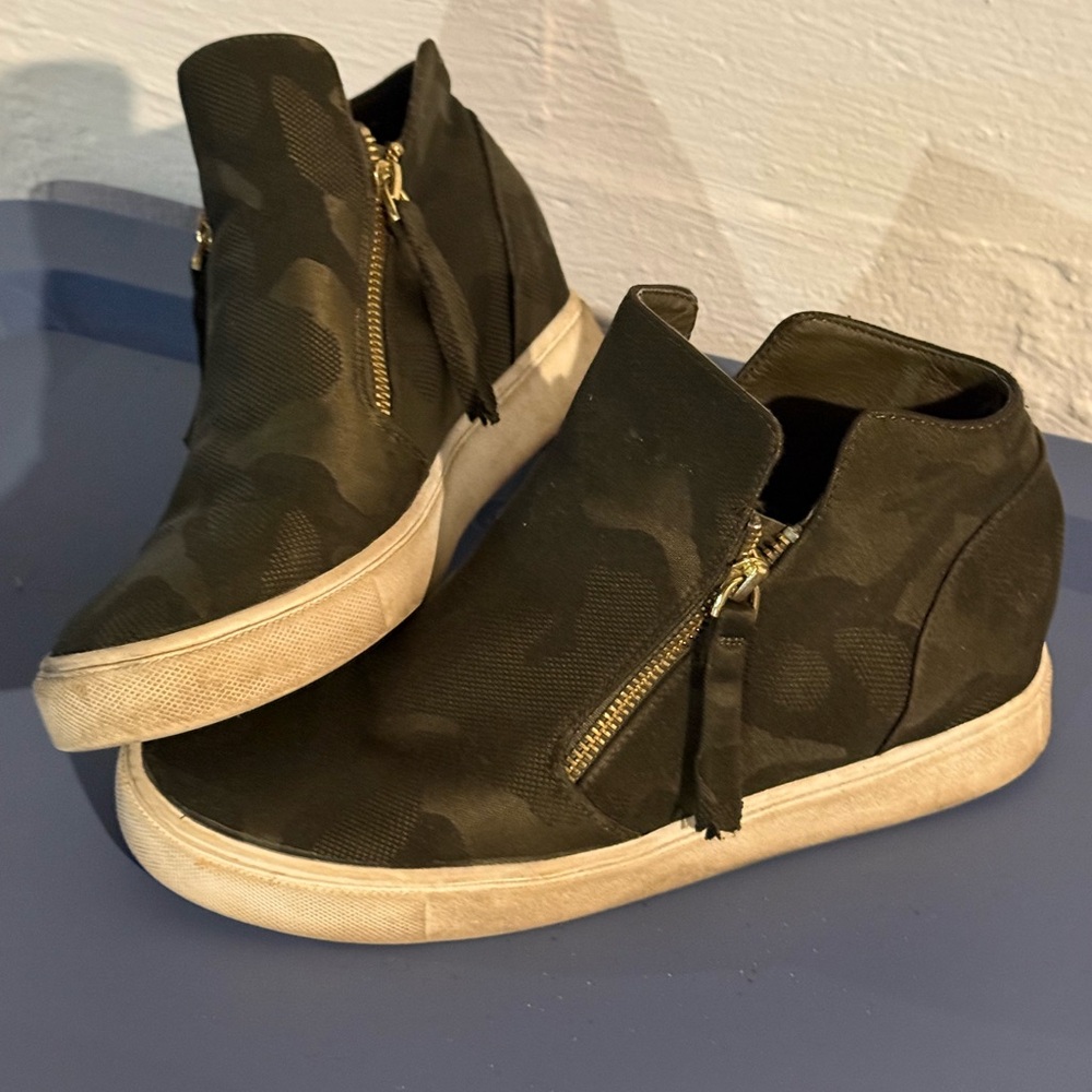 JustFab Olive Camouflage Wedge Sneakers